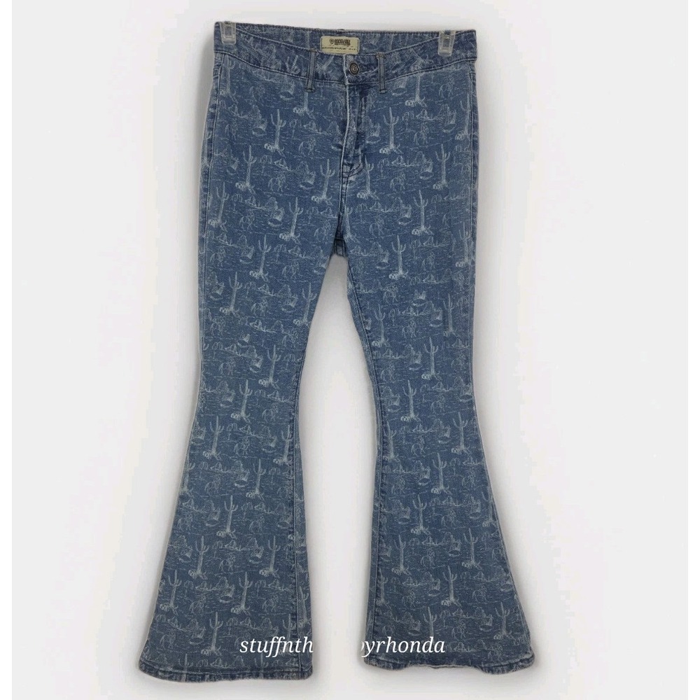 Rock & Roll Denim Flare Bottom Womens Jeans Cowgirl & Cactus Print 29x29